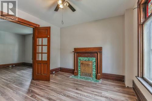 123 Mill Street, London East (East F), ON - Indoor Photo Showing Other Room