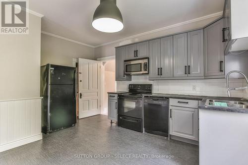 123 Mill Street, London East (East F), ON - Indoor Photo Showing Kitchen