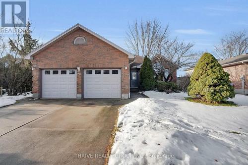 24 PARKVIEW CRESCENT  Strathroy-Caradoc (Se), ON N7G 4A3