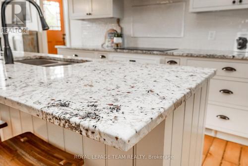 437 County  23 Road, Merrickville-Wolford, ON - Indoor Photo Showing Kitchen With Double Sink