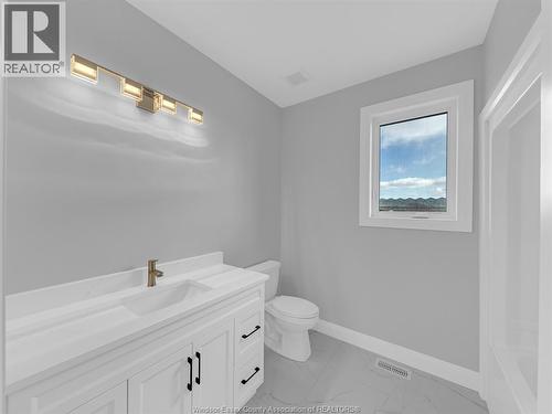 1944 Sannita, Ruthven, ON - Indoor Photo Showing Bathroom