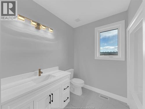 1944 Sannita, Ruthven, ON - Indoor Photo Showing Bathroom