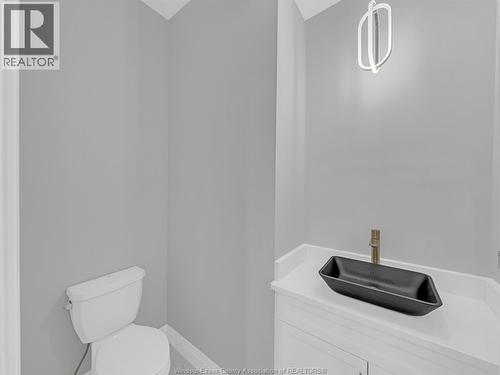 1944 Sannita, Ruthven, ON - Indoor Photo Showing Bathroom