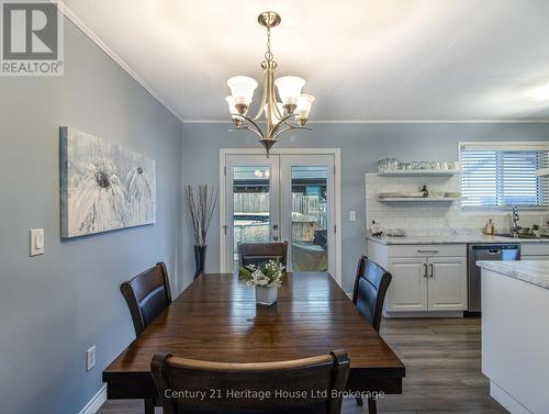 1064 Sovereign Road, Woodstock (Woodstock - North), ON - Indoor Photo Showing Dining Room