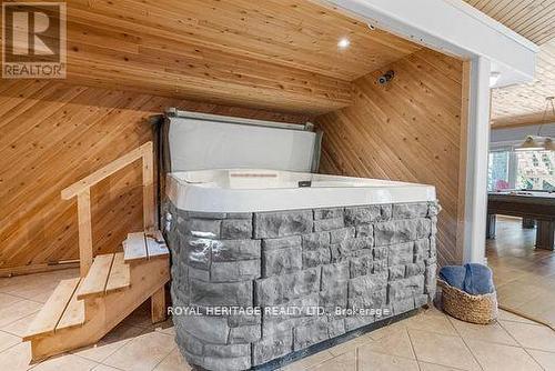 34 Hills Road, Kawartha Lakes (Bobcaygeon), ON - Indoor Photo Showing Other Room