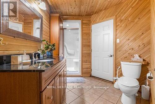 34 Hills Road, Kawartha Lakes (Bobcaygeon), ON - Indoor Photo Showing Bathroom