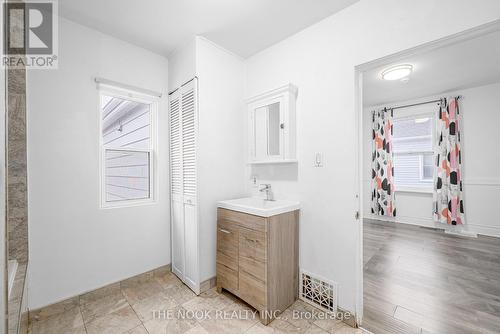 Main Floor Bathroom - 219 Verdun Road, Oshawa (Central), ON - Indoor