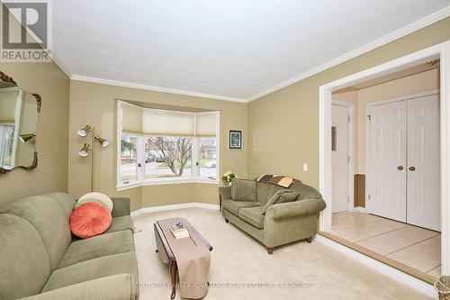 28 Dixon Crescent, Welland (N. Welland), ON - Indoor Photo Showing Living Room