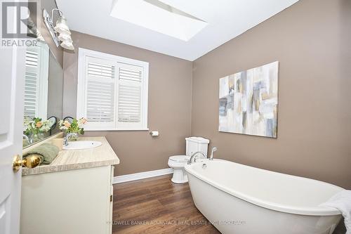 28 Dixon Crescent, Welland (N. Welland), ON - Indoor Photo Showing Bathroom