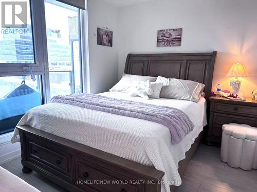 608 - 950 Portage Parkway, Vaughan, ON - Indoor Photo Showing Bedroom