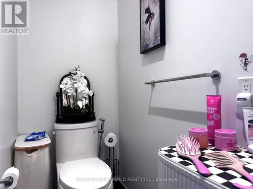 608 - 950 Portage Parkway, Vaughan, ON - Indoor Photo Showing Bathroom
