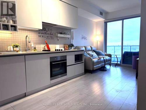 608 - 950 Portage Parkway, Vaughan, ON - Indoor