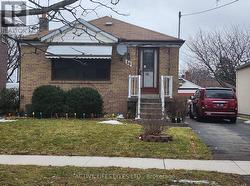 39 TRUEMAN AVENUE  Toronto, ON M8Z 5A3