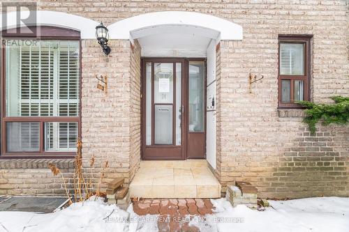 24 - 25 Gosford Boulevard, Toronto, ON - Outdoor