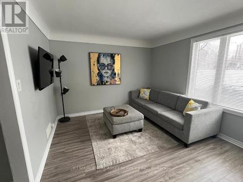 200 Cantin Street, Ottawa, ON - Indoor Photo Showing Living Room