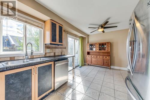 25 - 7 Southside Place, Hamilton, ON - Indoor Photo Showing Kitchen With Double Sink