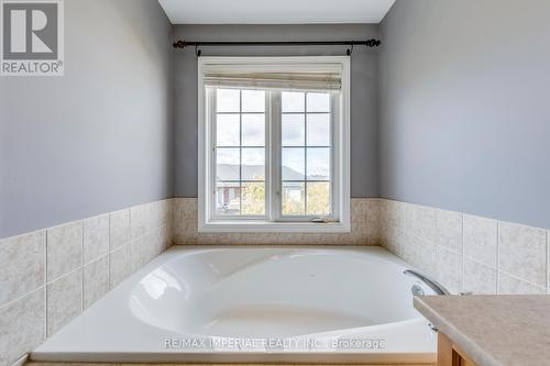 25 - 7 Southside Place, Hamilton, ON - Indoor Photo Showing Bathroom