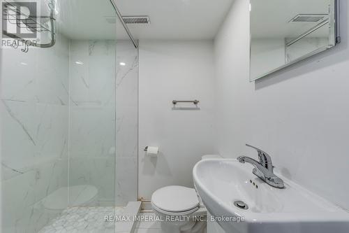 25 - 7 Southside Place, Hamilton, ON - Indoor Photo Showing Bathroom