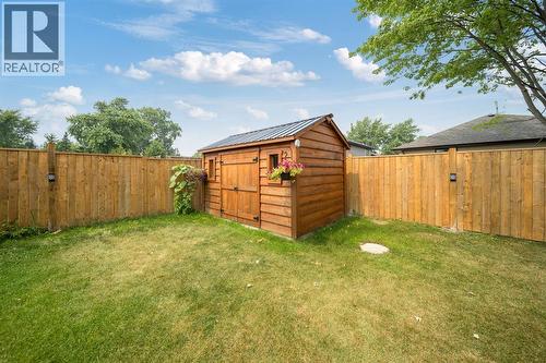 4482 Derby Street, Petrolia, ON - Outdoor