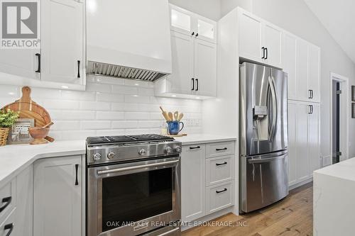 2 - 4067 Colonel Talbot Road, London South (South V), ON - Indoor Photo Showing Kitchen With Upgraded Kitchen