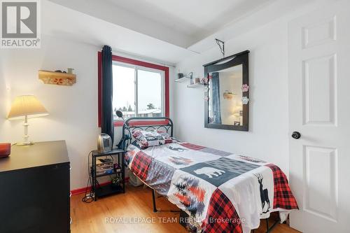 1807 Meadowbrook Road, Ottawa, ON - Indoor Photo Showing Bedroom