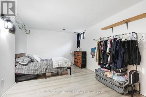 1807 Meadowbrook Road, Ottawa, ON - Indoor Photo Showing Bedroom