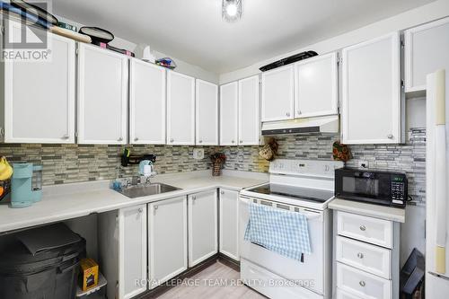 1807 Meadowbrook Road, Ottawa, ON - Indoor Photo Showing Kitchen