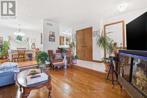 3 Borden Avenue, Port Colborne (Main Street), ON - Indoor Photo Showing Living Room