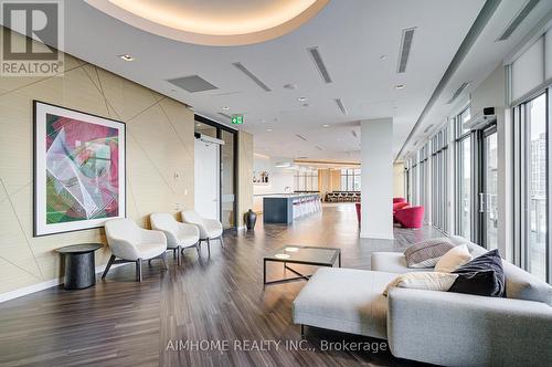 1723 - 70 Princess Street, Toronto, ON - Indoor