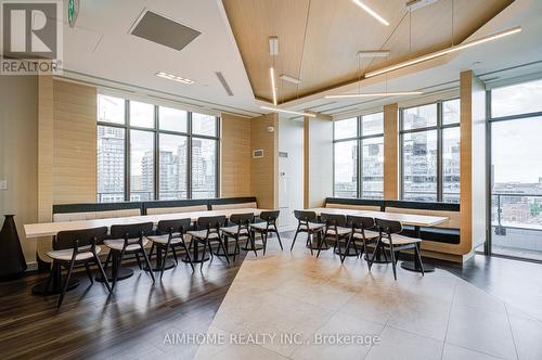 1723 - 70 Princess Street, Toronto, ON - Indoor