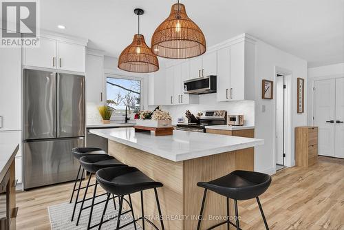 194 Snug Harbour Road, Kawartha Lakes (Fenelon), ON - Indoor Photo Showing Kitchen