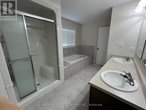201 Spring Garden Drive, Waterloo, ON - Indoor Photo Showing Bathroom