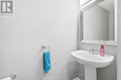 504 Allegro Way, Ottawa, ON - Indoor Photo Showing Bathroom