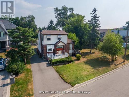 724-728 MONTBECK CRESCENT  Mississauga, ON L5G 1P3
