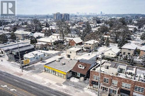 881 Lakeshore Road E, Mississauga, ON 
