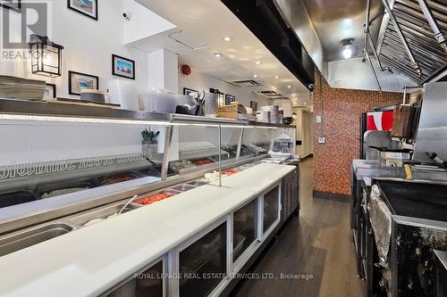 2184 Bloor Street W, Toronto, ON 