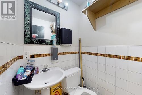 2184 Bloor Street W, Toronto, ON 