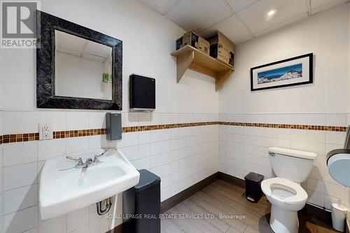 2184 Bloor Street W, Toronto, ON 