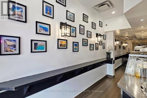 2184 Bloor Street W, Toronto, ON 