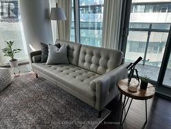 2010 - 12 YORK STREET  Toronto, ON M5J 0A9