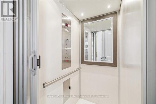 Elevator - 3 - 120 Bronte Road, Oakville (Br Bronte), ON - Indoor