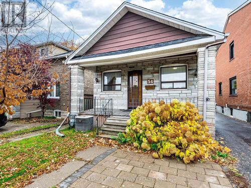 54 BICKNELL AVENUE  Toronto, ON M6M 4G5