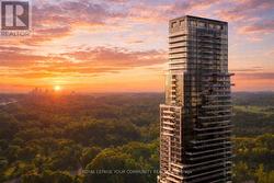411 - 10 INN ON THE PARK DRIVE  Toronto, ON M3C 0P9