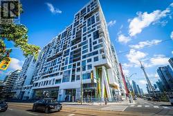 816W - 27 BATHURST STREET  Toronto, ON M5V 0R1