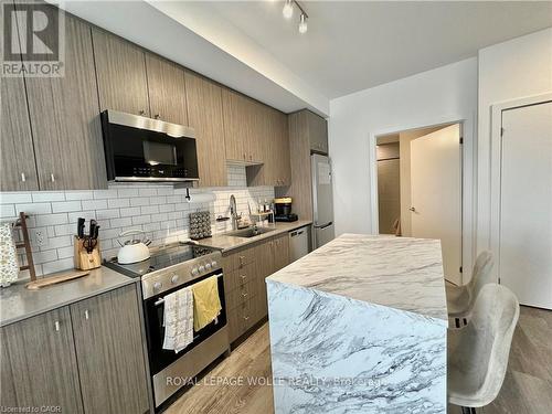 1114 - 15 Wellington Street S, Kitchener, ON - Indoor Photo Showing Kitchen