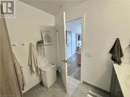 1114 - 15 Wellington Street S, Kitchener, ON - Indoor Photo Showing Bathroom