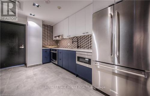 1114 - 15 Wellington Street S, Kitchener, ON - Indoor Photo Showing Kitchen