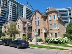 101 - 130 VANDERHOOF AVENUE  Toronto, ON M4G 4J8