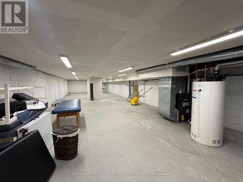 724 Lakeshore Road E, Mississauga, ON 