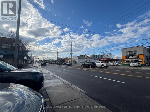 724 Lakeshore Road E, Mississauga, ON 